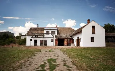 Dlaczego warto stosować lampy solarne?